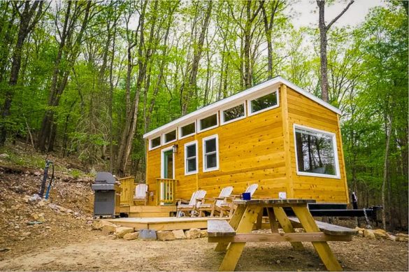 30+ Tiny House Airbnbs You Can Rent in the US (With Availability!)