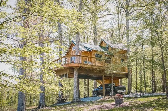 17 Magical Airbnbs In Tennessee (Cabins + Treehouse Rentals)